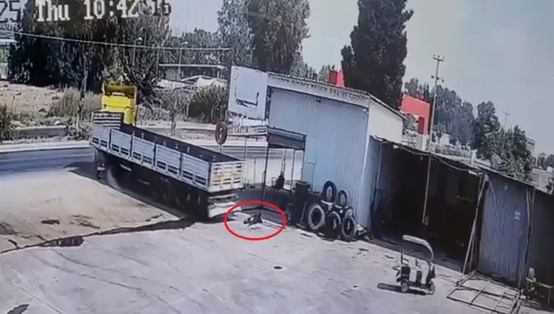16 Yaşındaki Çocuk İşçinin Hayatını Kaybettiği Kaza Paris’i Sarsıldı