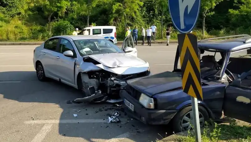 Görele'de Şok Edici Kaza: Sürücü Araç Camından Fırladı