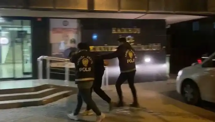 Galatasaray Taraftarına Saldıran Şahıs Polisi Tarafından Yakalandı!