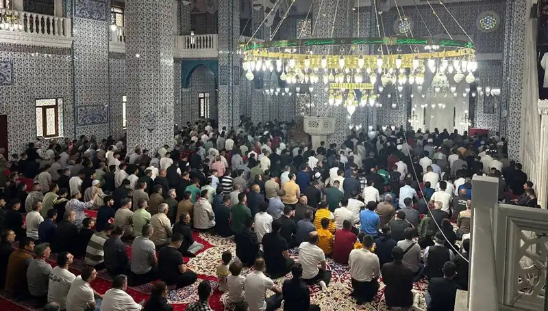 Iğdır'da İlk Bayram Namazı Heyecanı: Dualar Yükseldi