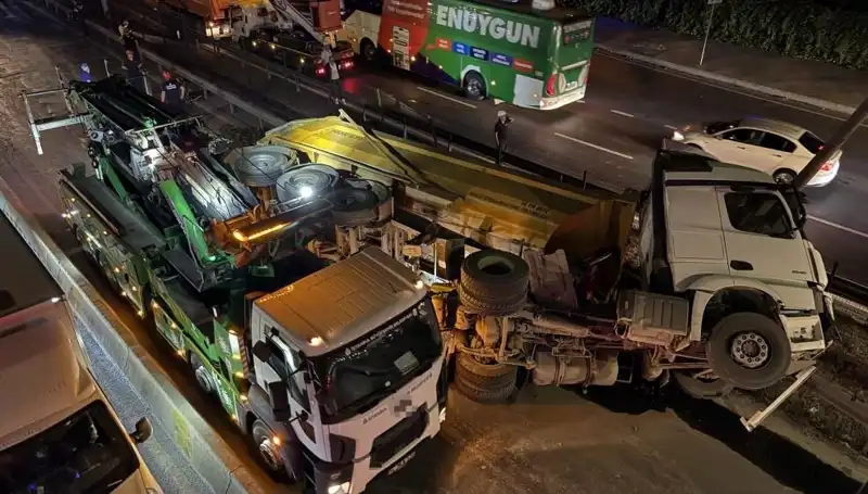 Hafriyat Kamyonu Devriyle Yolu Kapatırken, Olayın Ardındaki Sebepler Neler?