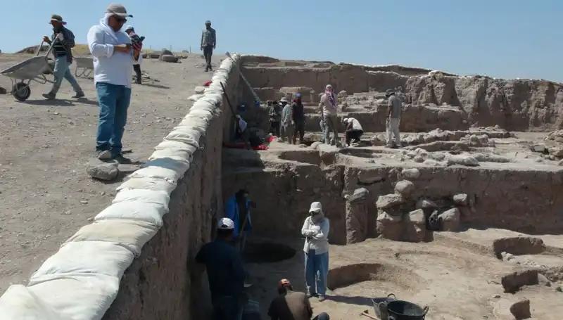 Kilis'teki Oylum Höyük'te Kazı Çalışmaları Yaz Sıcağına Rağmen Devam Ediyor