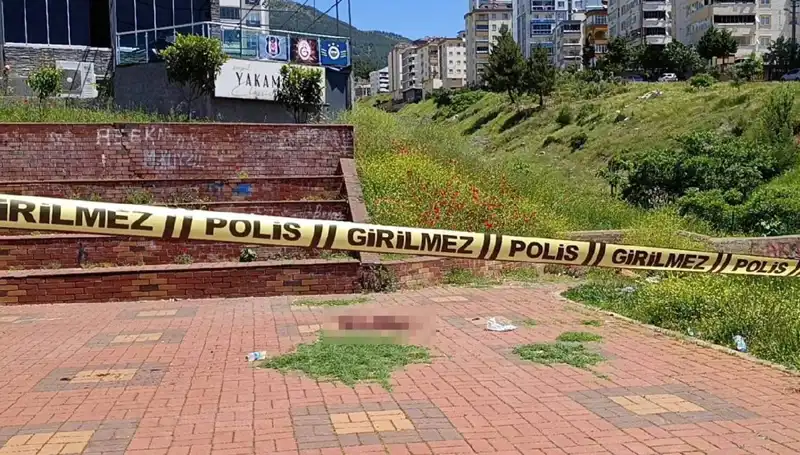 Kahramanmaraş'ta Bıçaklı Kavga: Bir Kişi Hayat Mücadelesi Veriyor