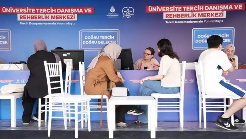 İstanbul'da Yeni Bir Dönem: İBB Tercih Danışma ve Rehberlik Merkezleri Açıldı